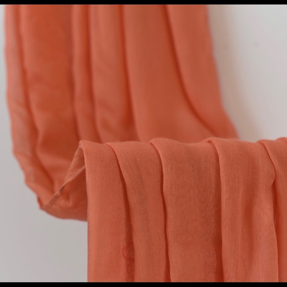 Burnt coral Vela scarves model - Picture 6 of 7